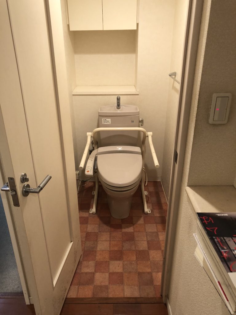 ﾄｲﾚ 内装（ｸﾛｽAA級、ﾌﾛｱﾀｲﾙ） 名古屋 愛知 トイレ最大65％オフ！名古屋のトイレリフォーム株式会社